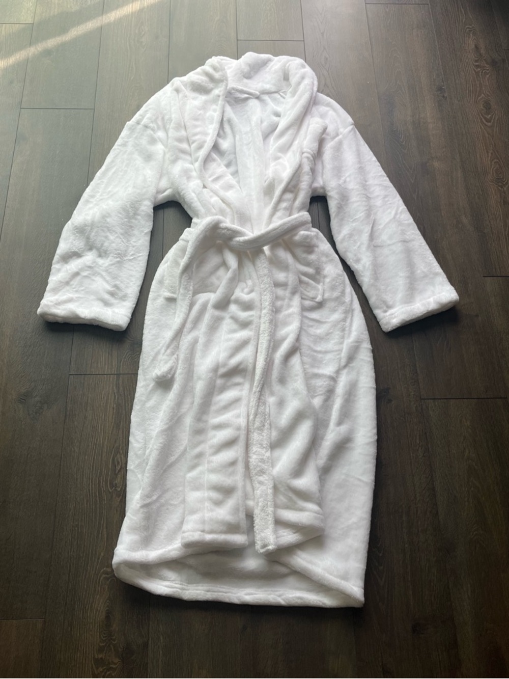 NWOT Mixie Plush White Bathrobe